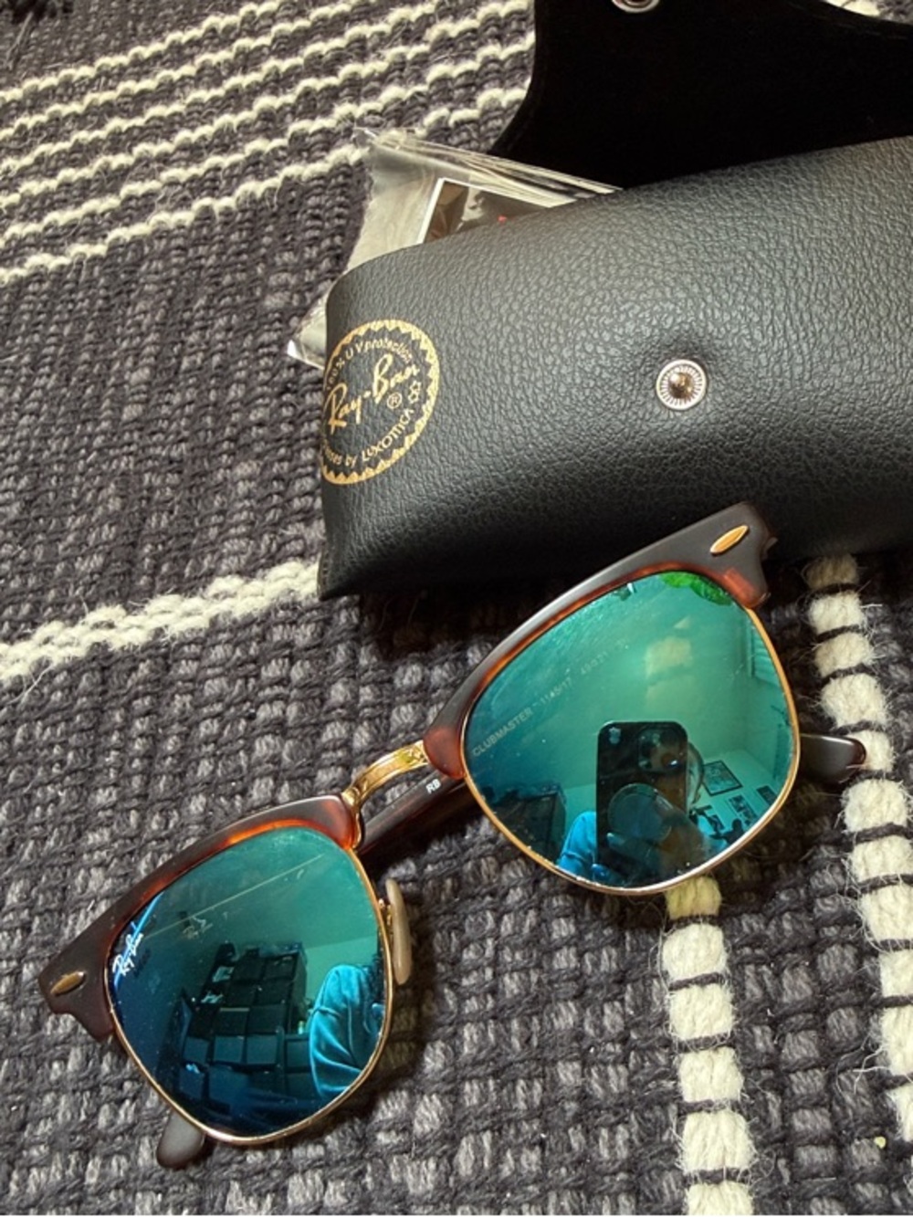 Ray-Ban Clubmaster Sunglasses with Tortoiseshell Frame and Blue Mirrored Lenses
